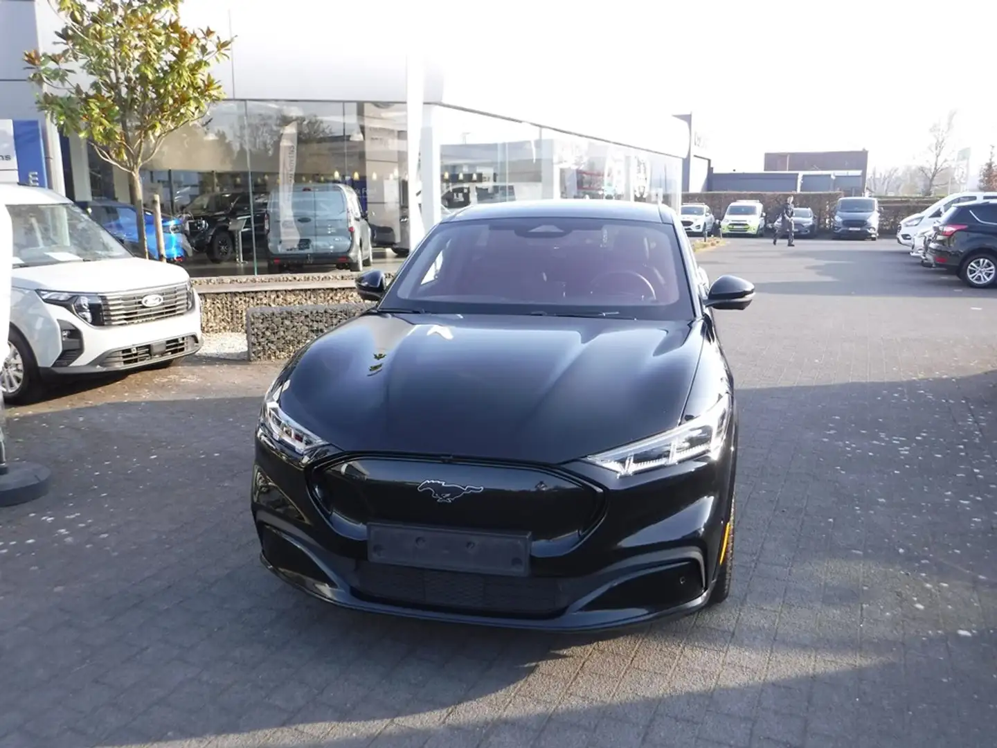 Ford Mustang Mach-E AWD Negro - 2