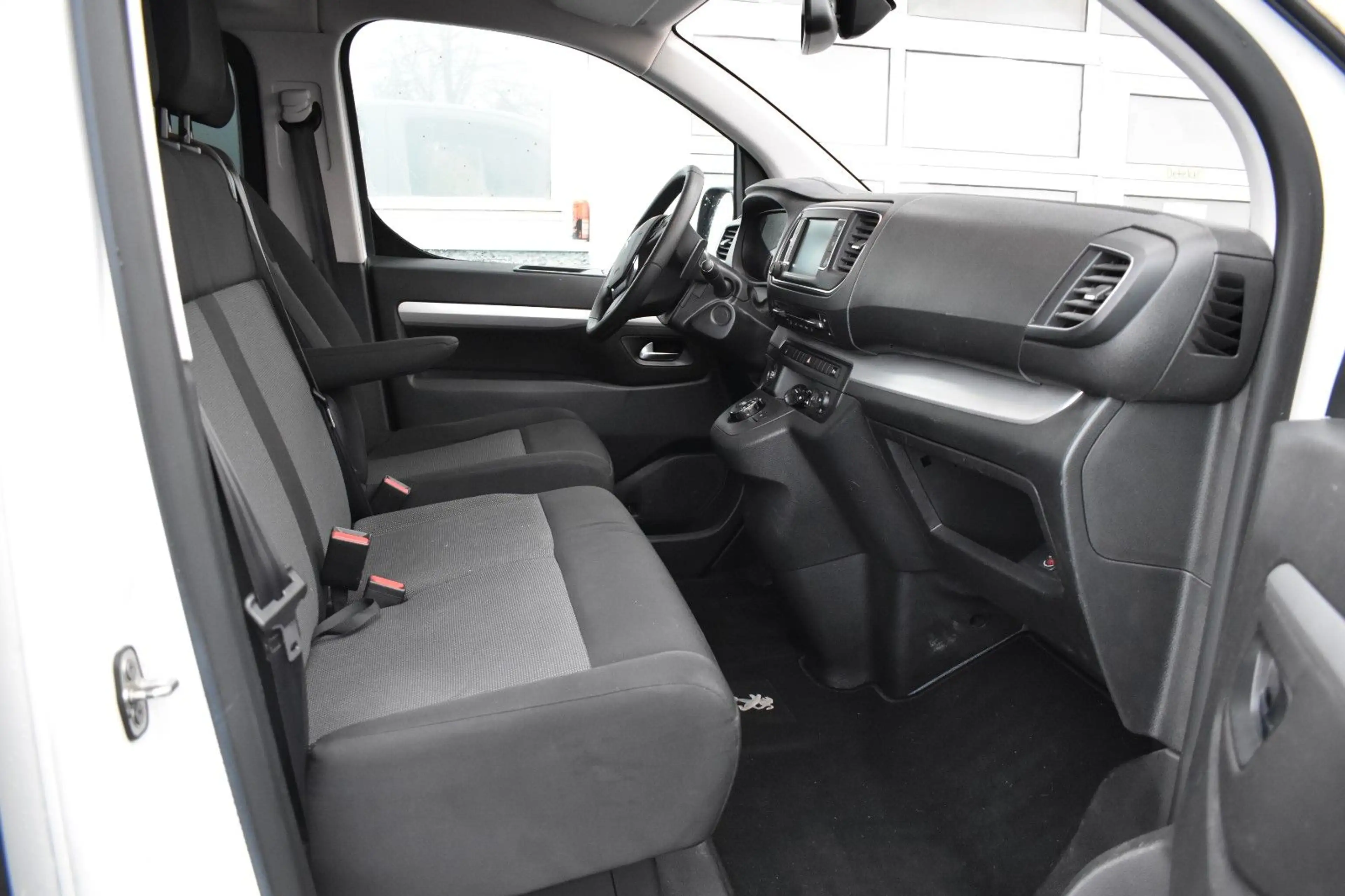 Peugeot Traveller Business L2*9-SITZER*AHK*SHZ*KAMERA* — photo 8