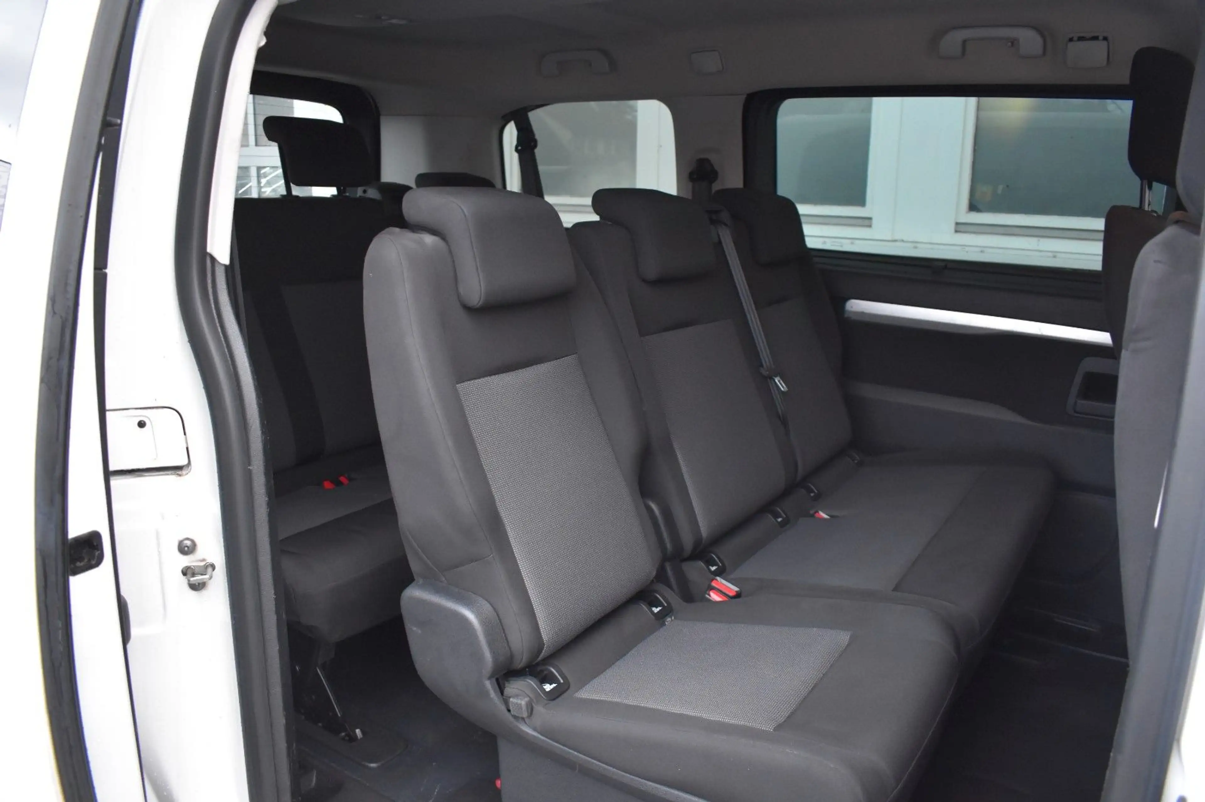 Peugeot Traveller Business L2*9-SITZER*AHK*SHZ*KAMERA* — photo 7
