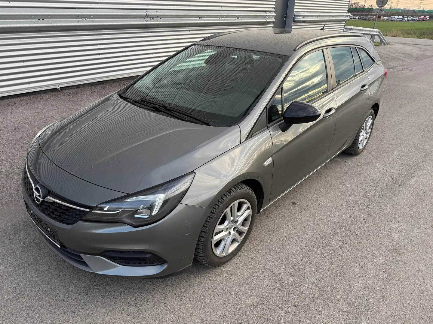 Opel Astra Astra ST 1,2 Turbo ID:4 Gris - 1