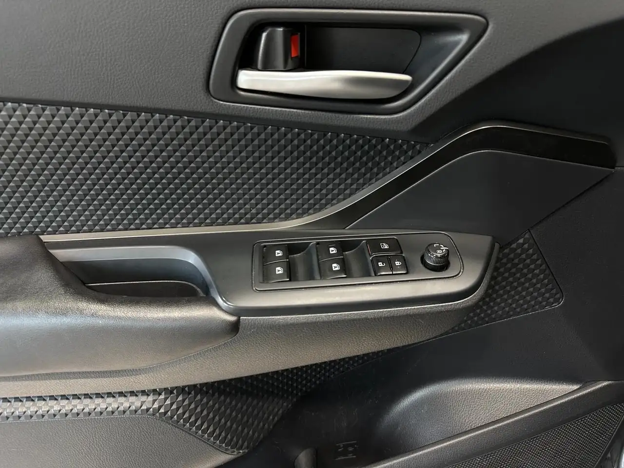 Toyota C-HR снимка Toyota C-HR