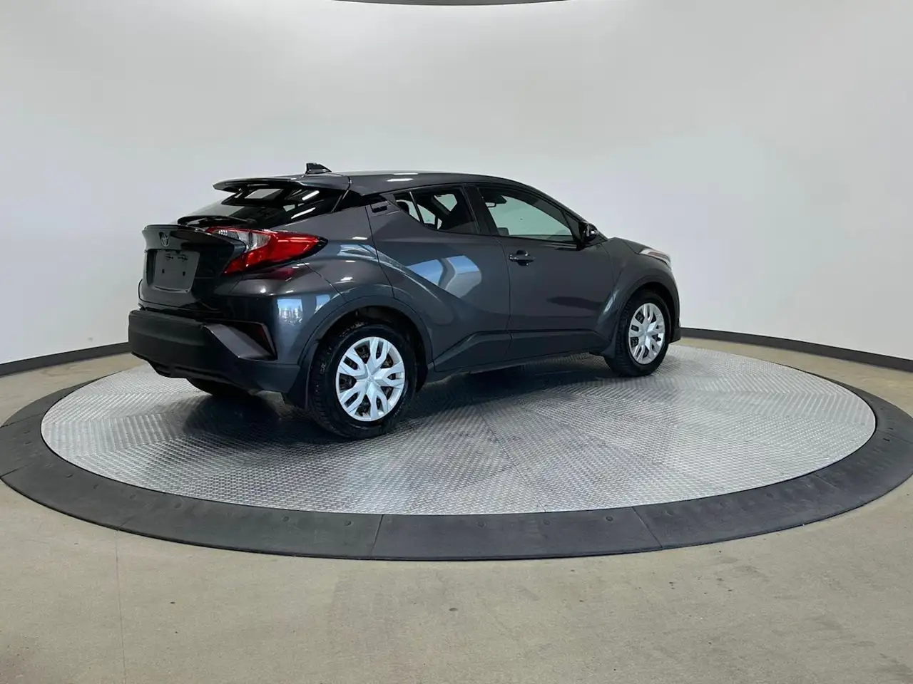 Toyota C-HR снимка Toyota C-HR