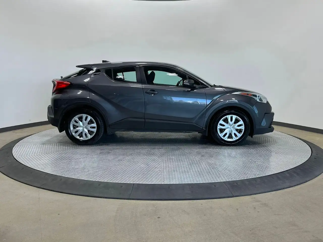 Toyota C-HR снимка Toyota C-HR