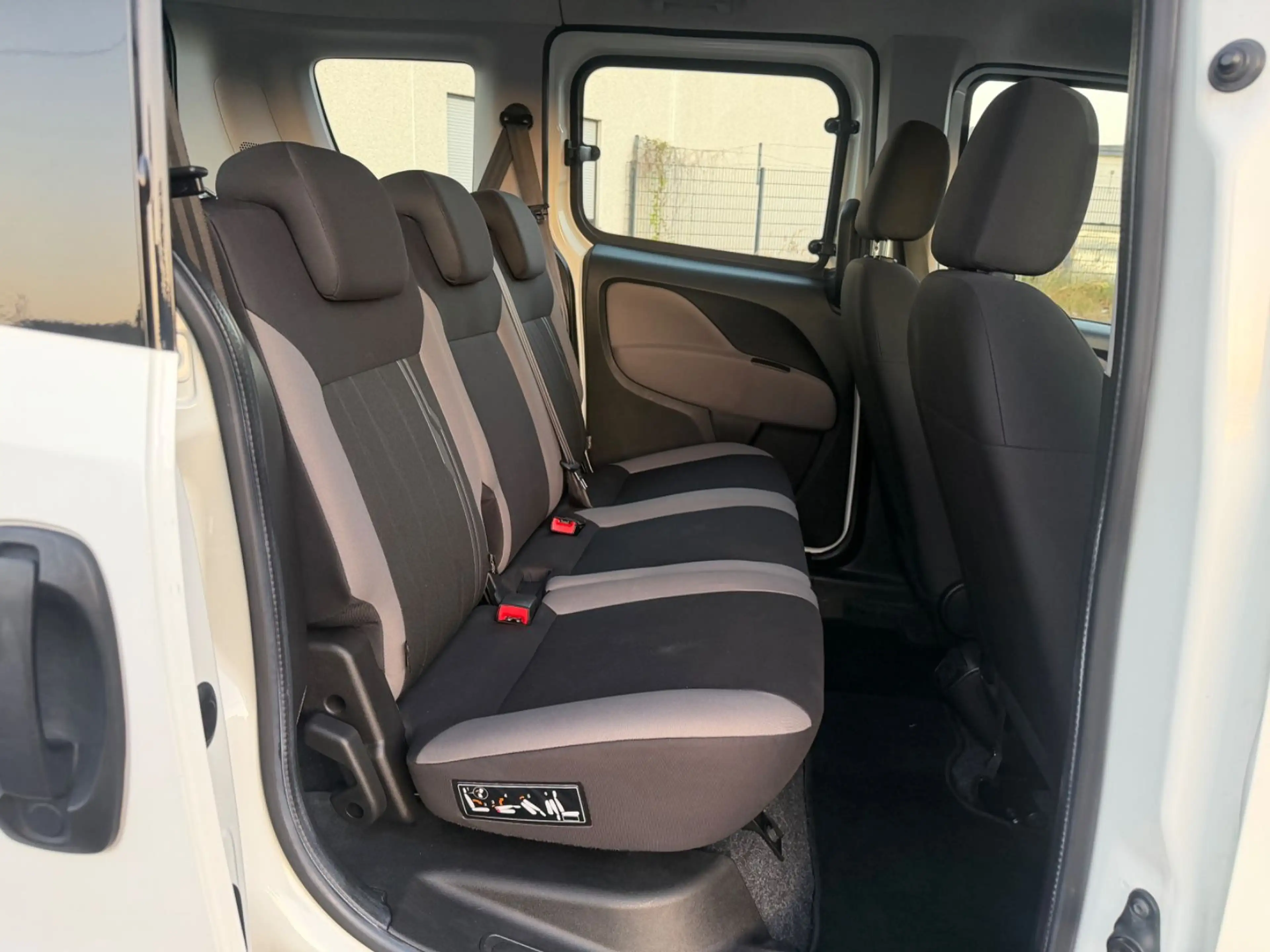 Fiat Doblo Doblò Lounge KLIMA/TÜV/1-Hand — photo 10