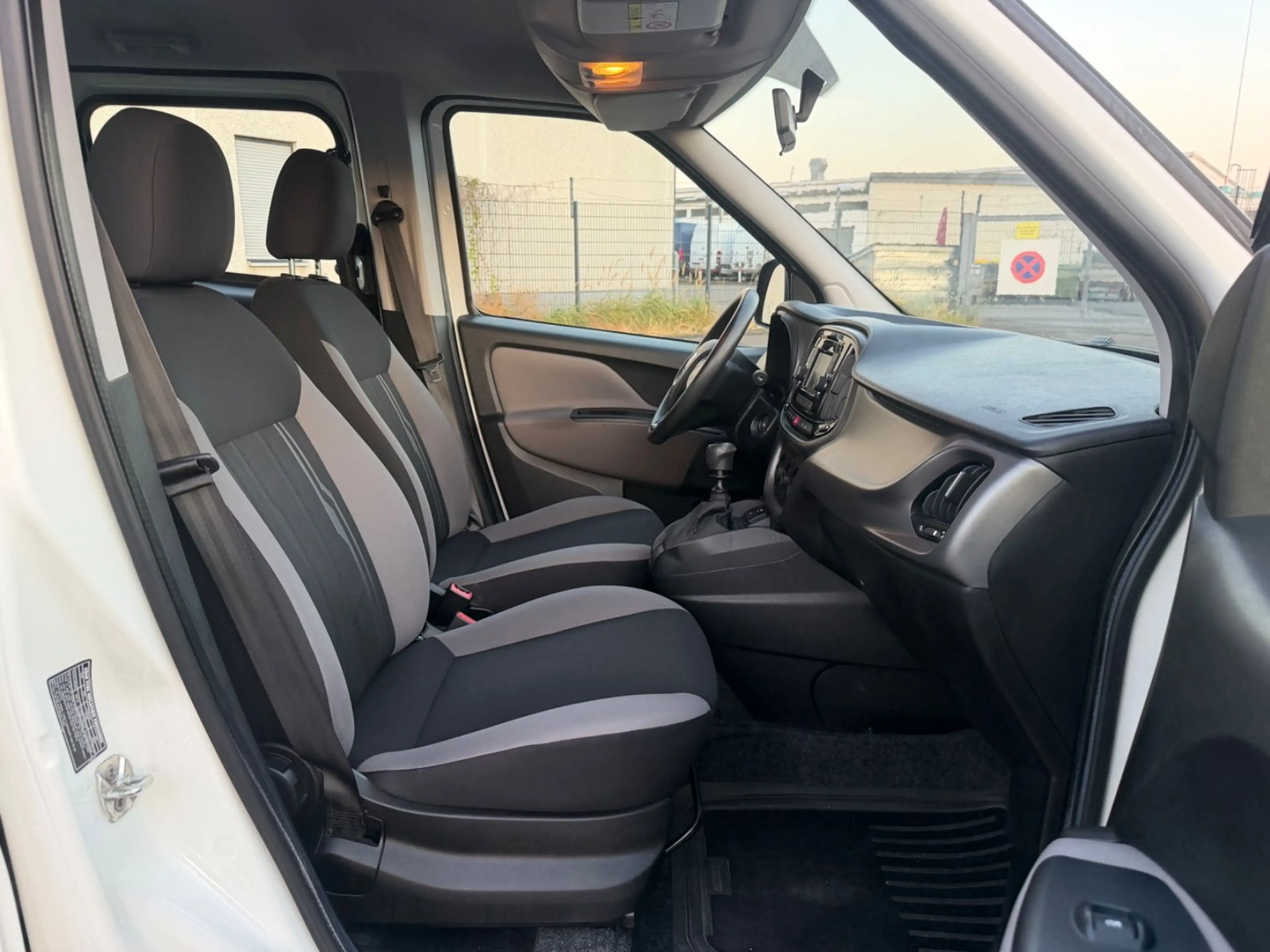 Fiat Doblo Doblò Lounge KLIMA/TÜV/1-Hand — photo 9
