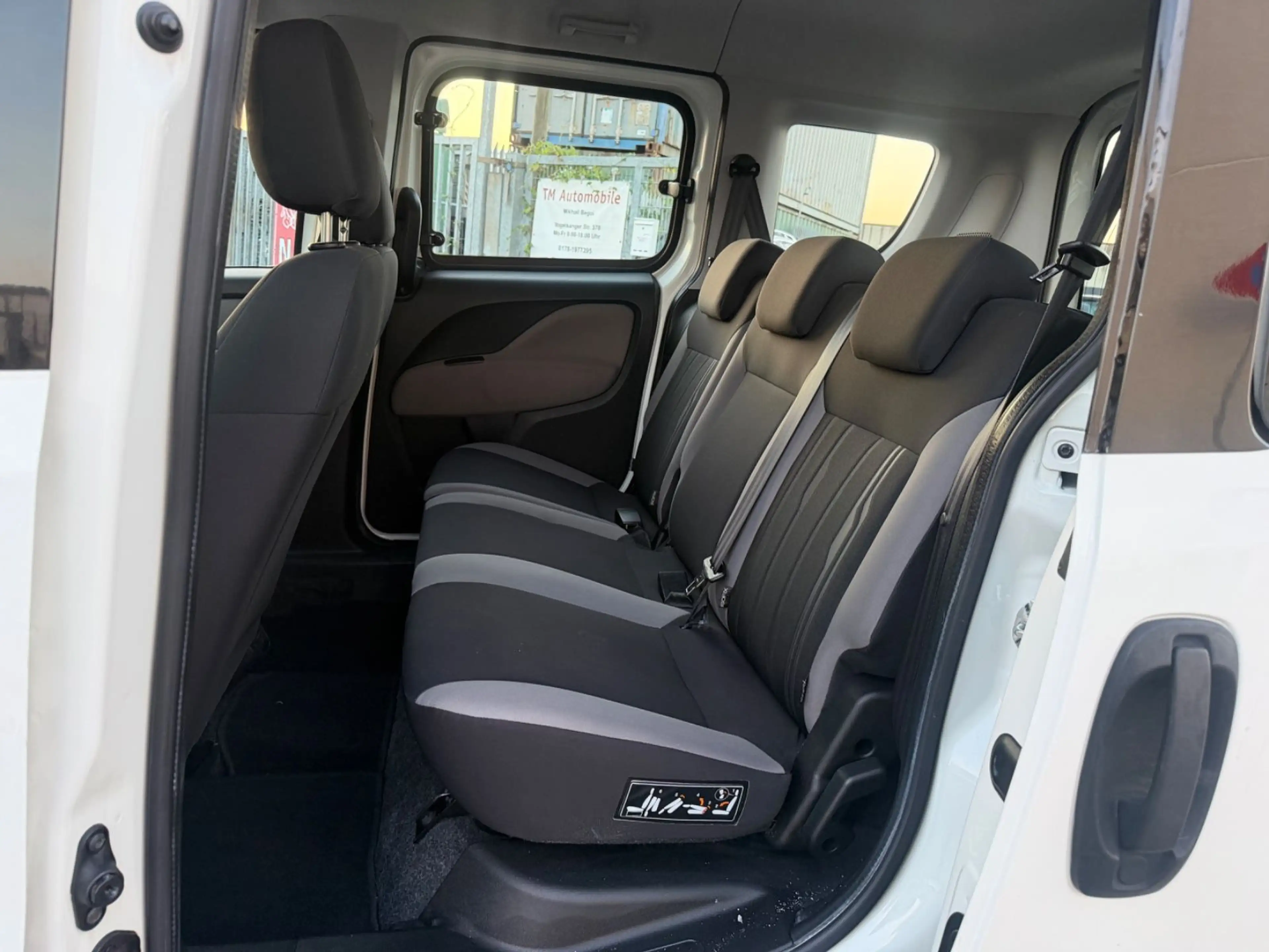 Fiat Doblo Doblò Lounge KLIMA/TÜV/1-Hand — photo 12