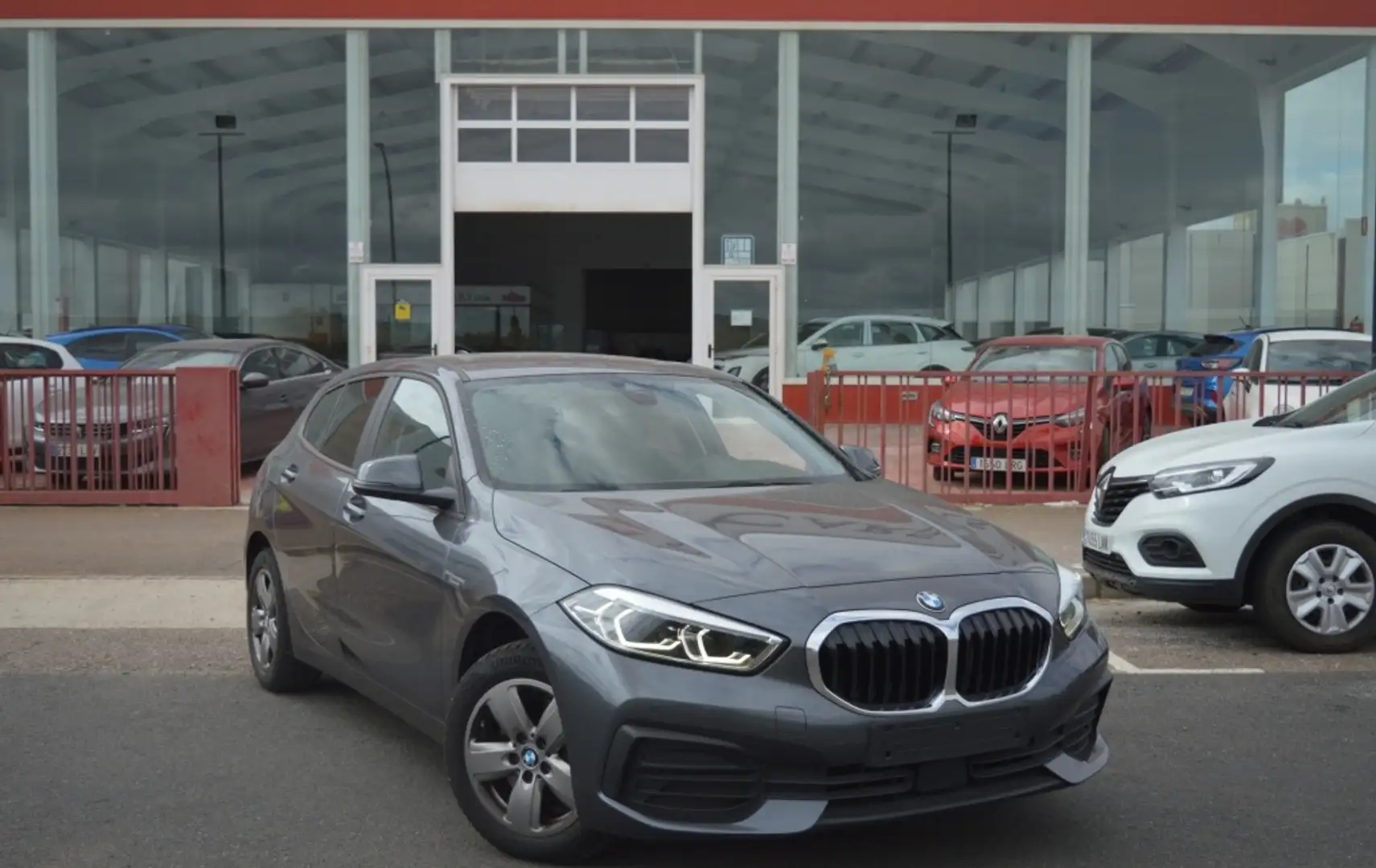 BMW 116 116d Business Gris - 2