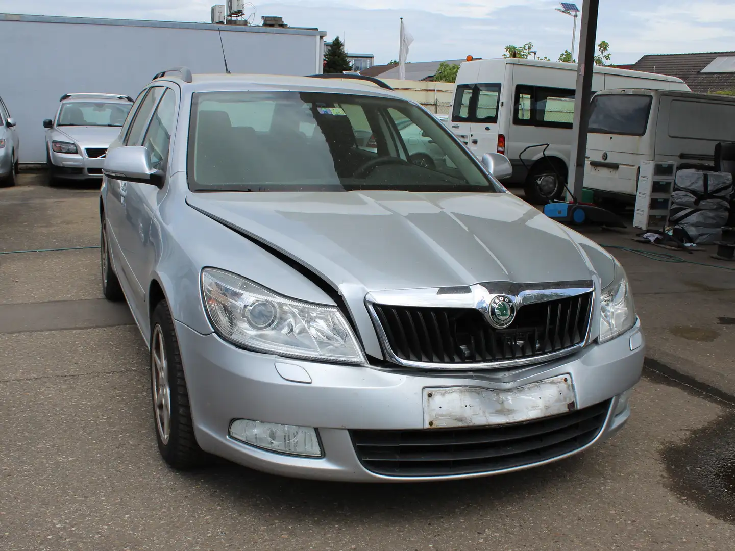 Skoda Octavia 2.0 TDI Ambiente,Automatik, Gris - 2