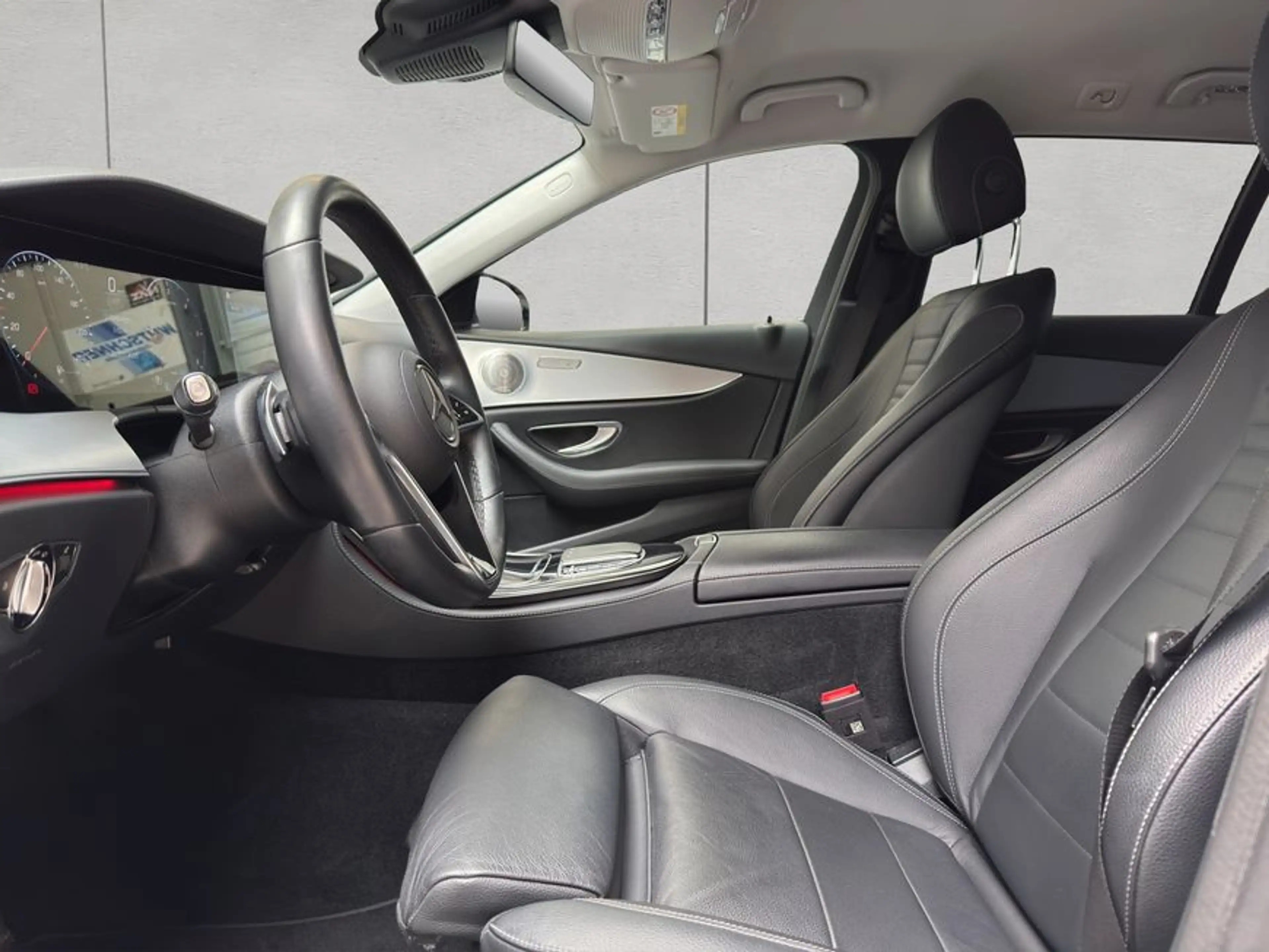 Mercedes-Benz E 300 E-Klasse — photo 10