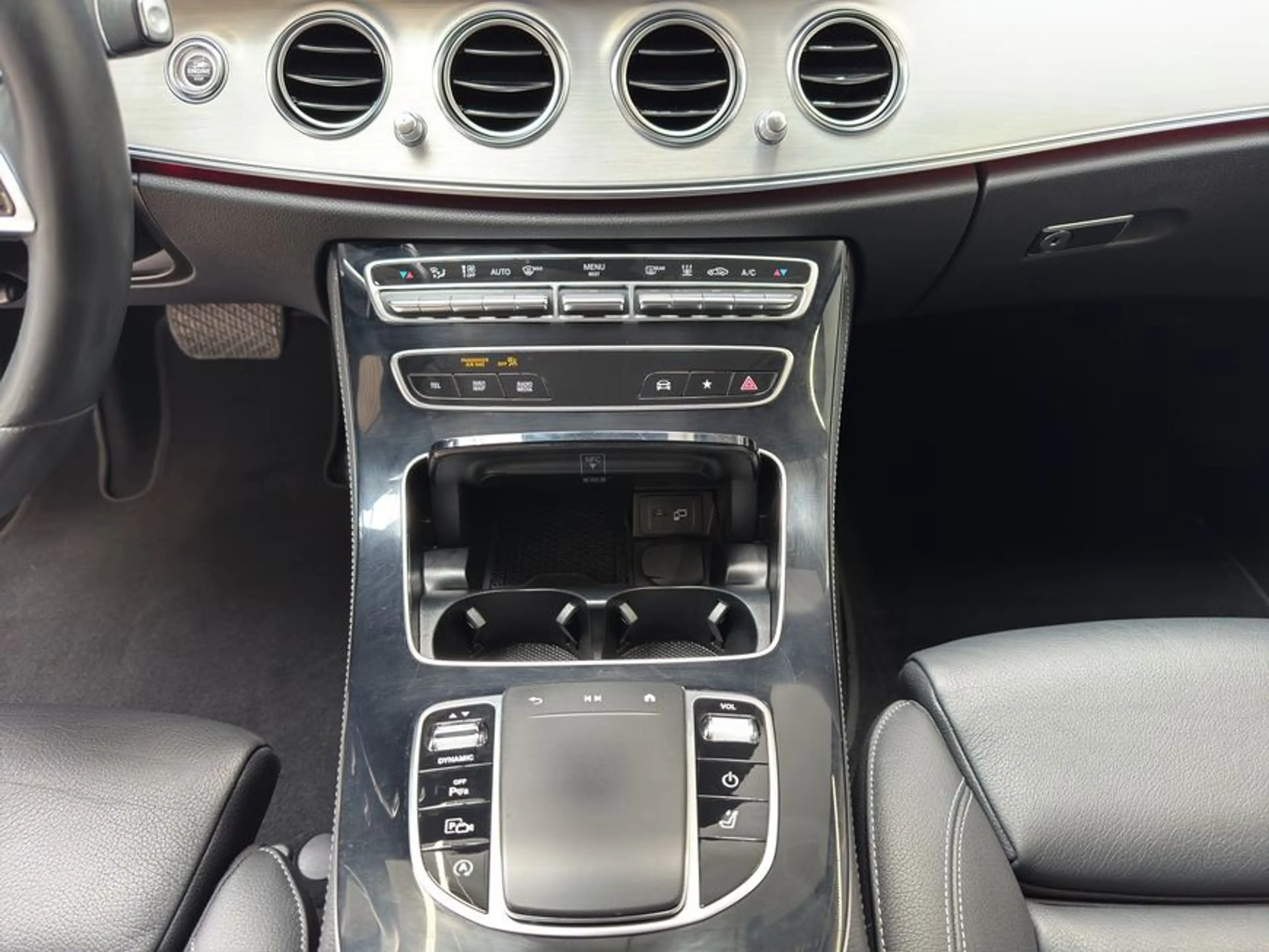 Mercedes-Benz E 300 E-Klasse — photo 14