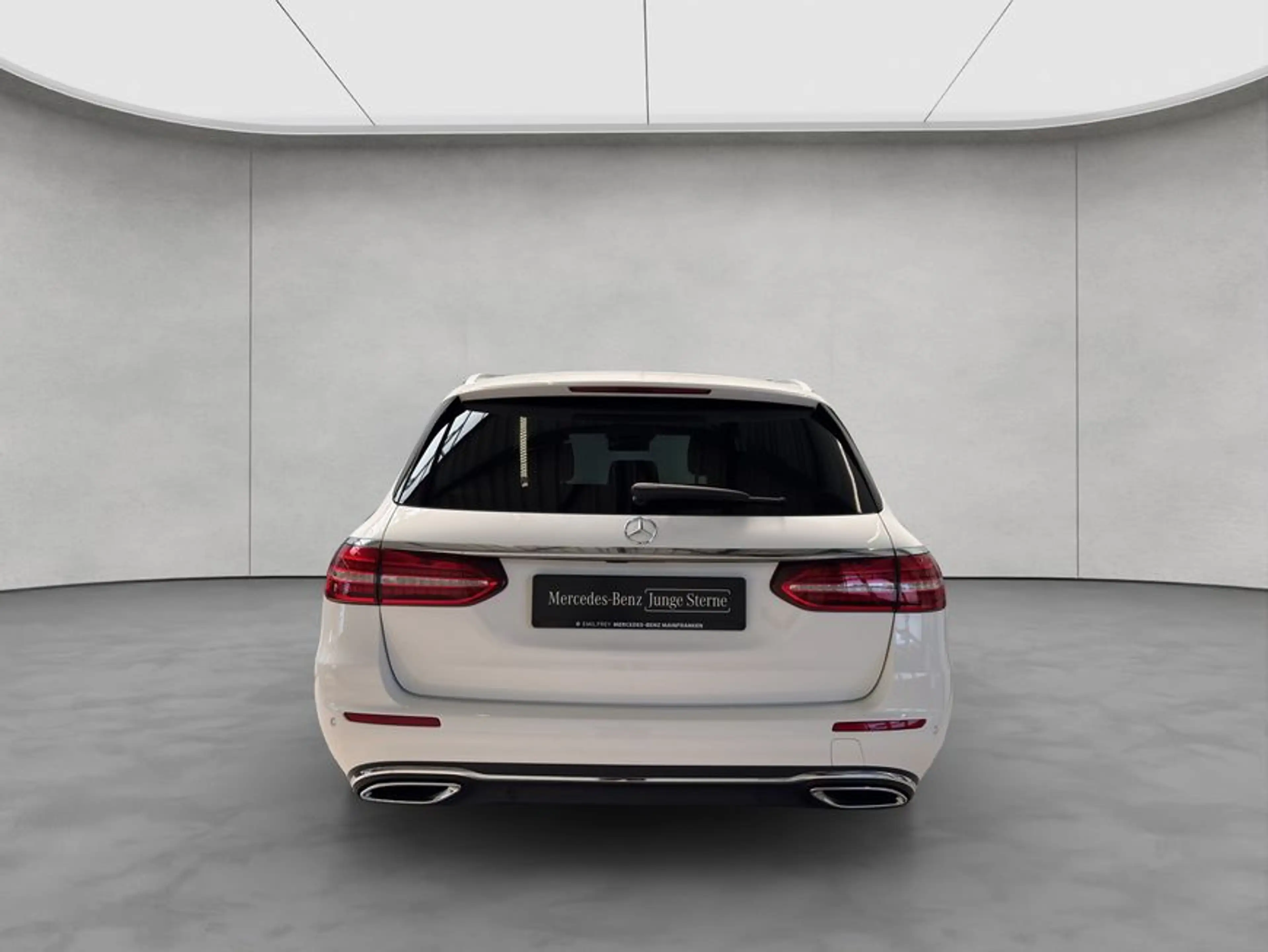 Mercedes-Benz E 300 E-Klasse — photo 4