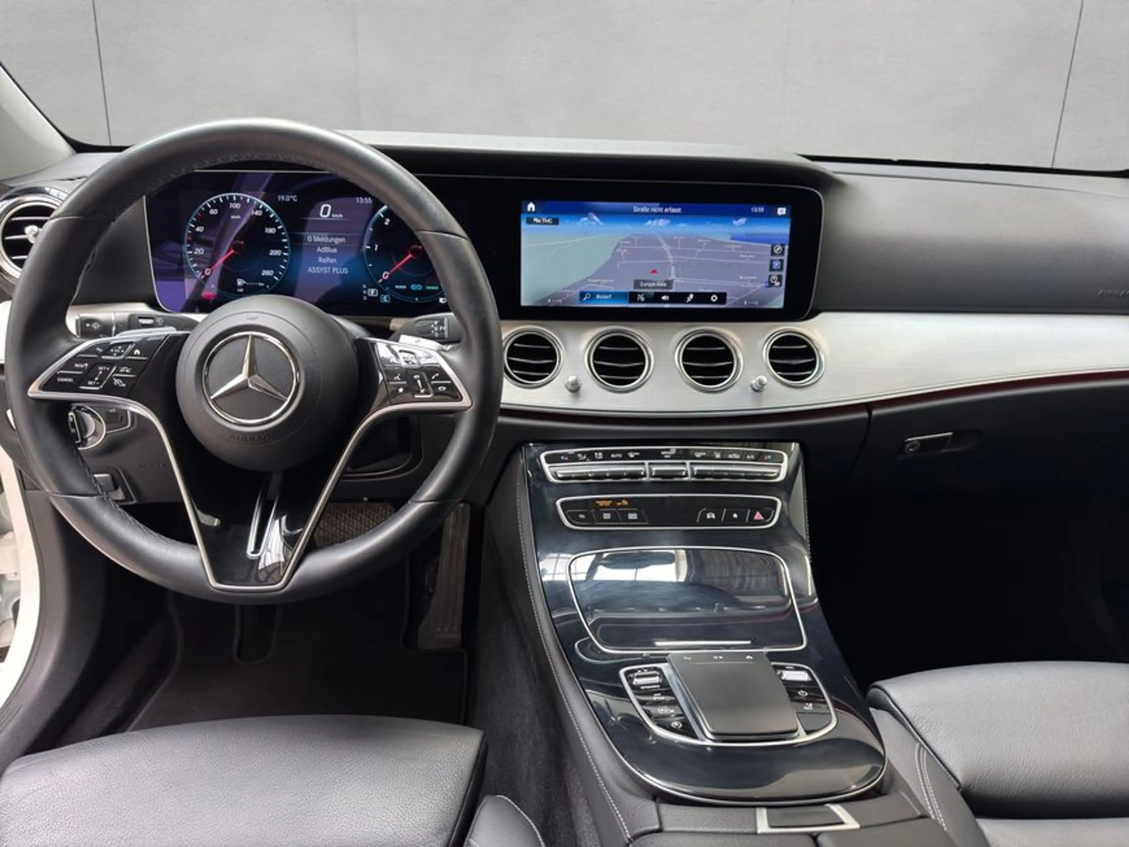 Mercedes-Benz E 300 E-Klasse — photo 13