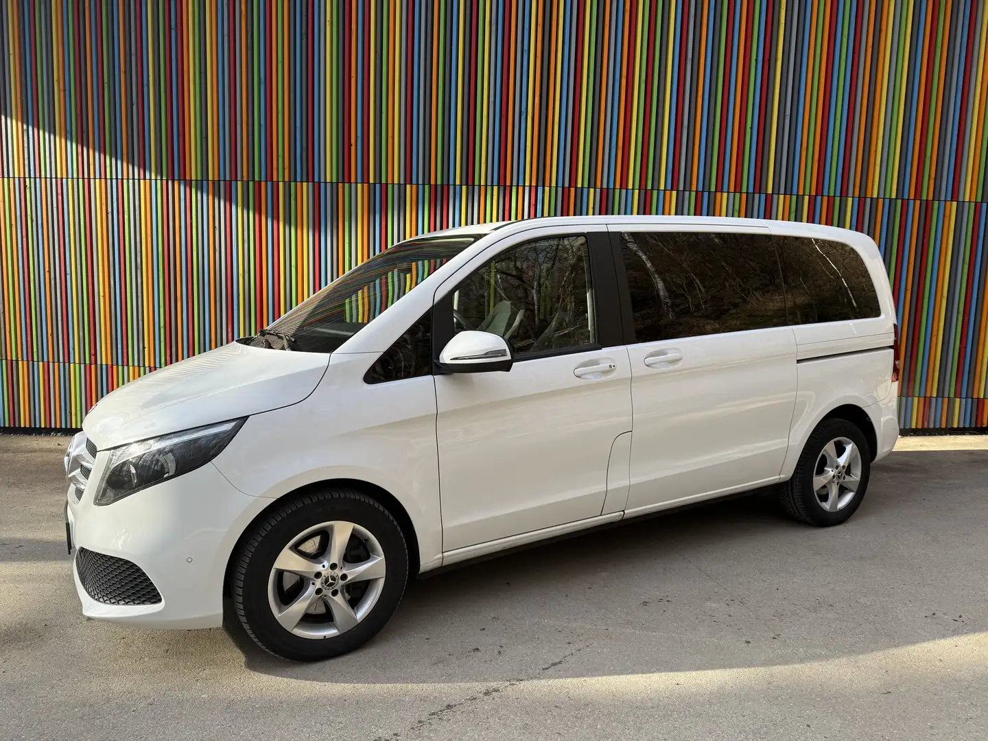 Mercedes-Benz V 220 d Kombi 4MATIC kompakt Basis Aut. Weiß - 2