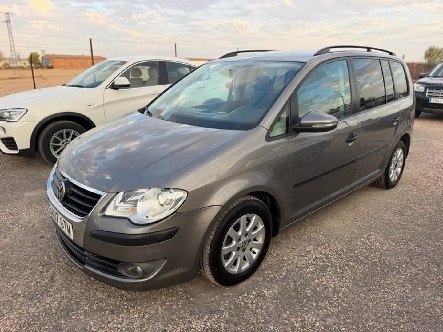 Volkswagen Touran 1.9TDI Edition Bluemotion Gris - 2