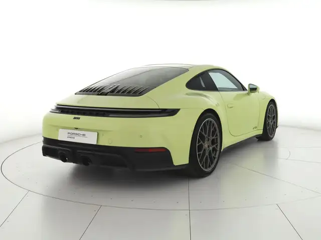 Porsche 911 view 2