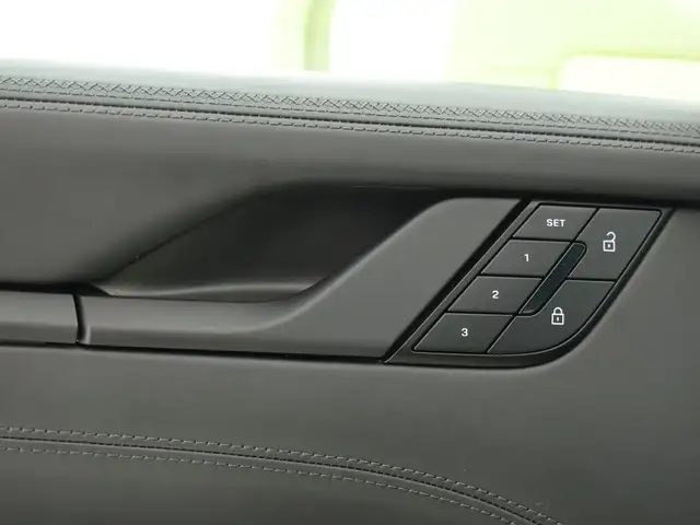 Porsche 911 view 12