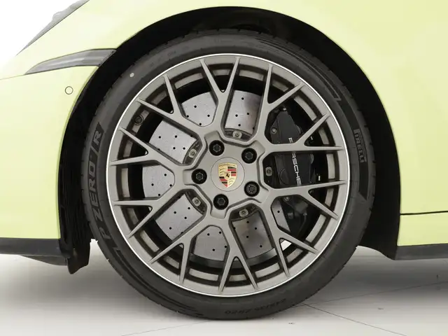 Porsche 911 view 6