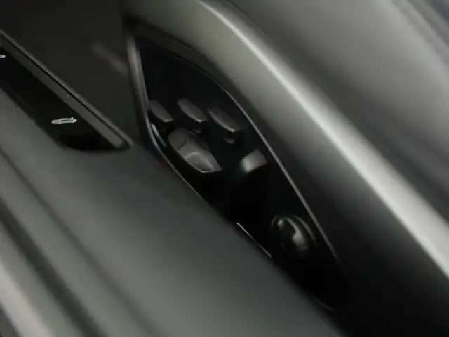 Porsche 911 view 11