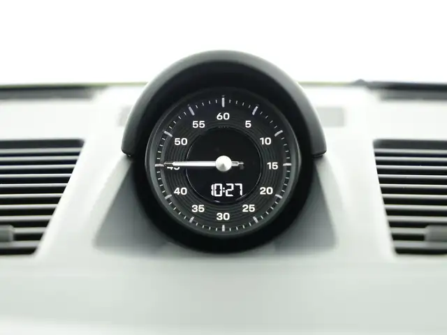 Porsche 911 view 15