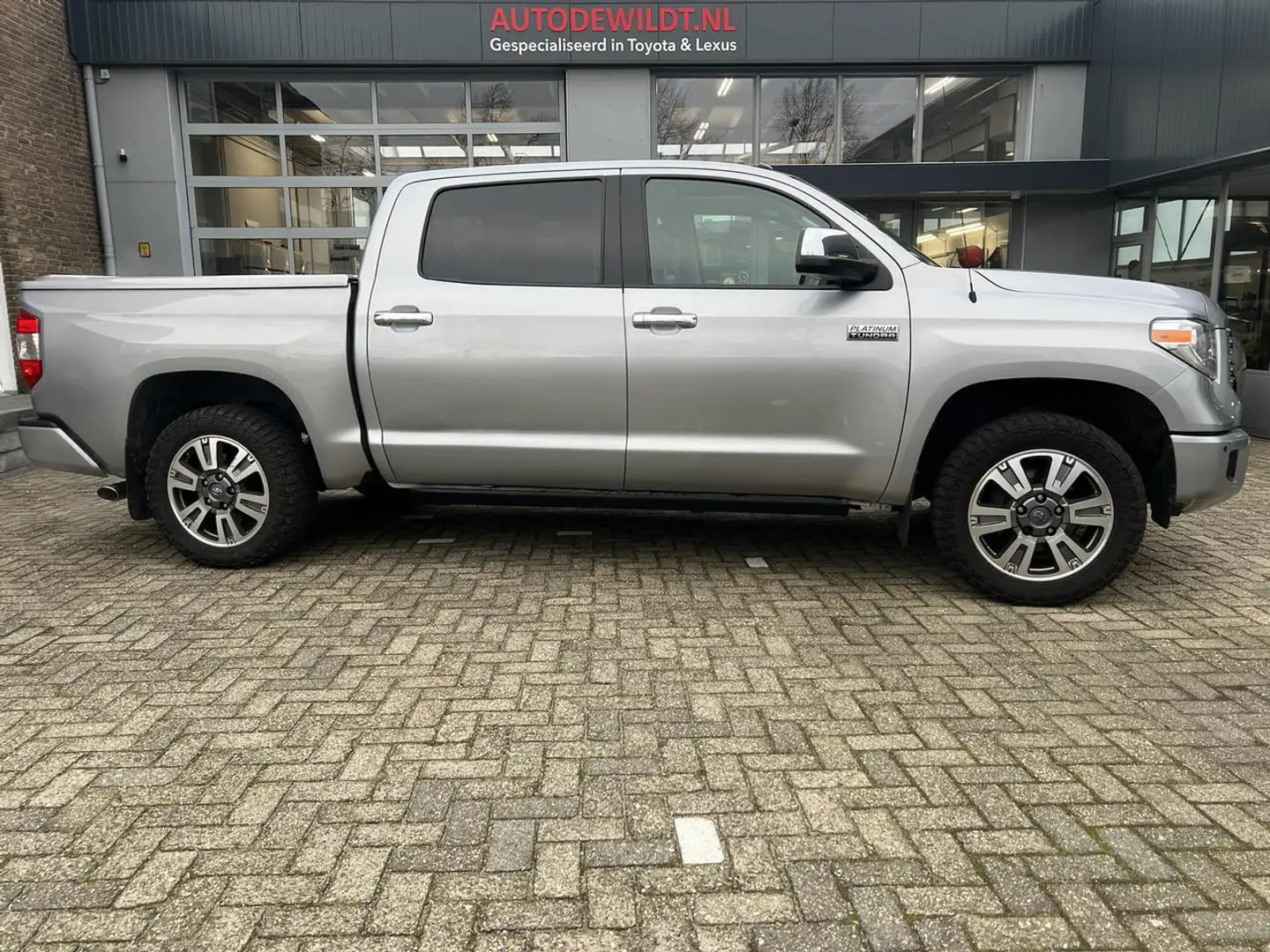 Toyota Tundra Platinum 5.7 V8 4x4 Double Cab Automaat incl. BTW Plateado - 1
