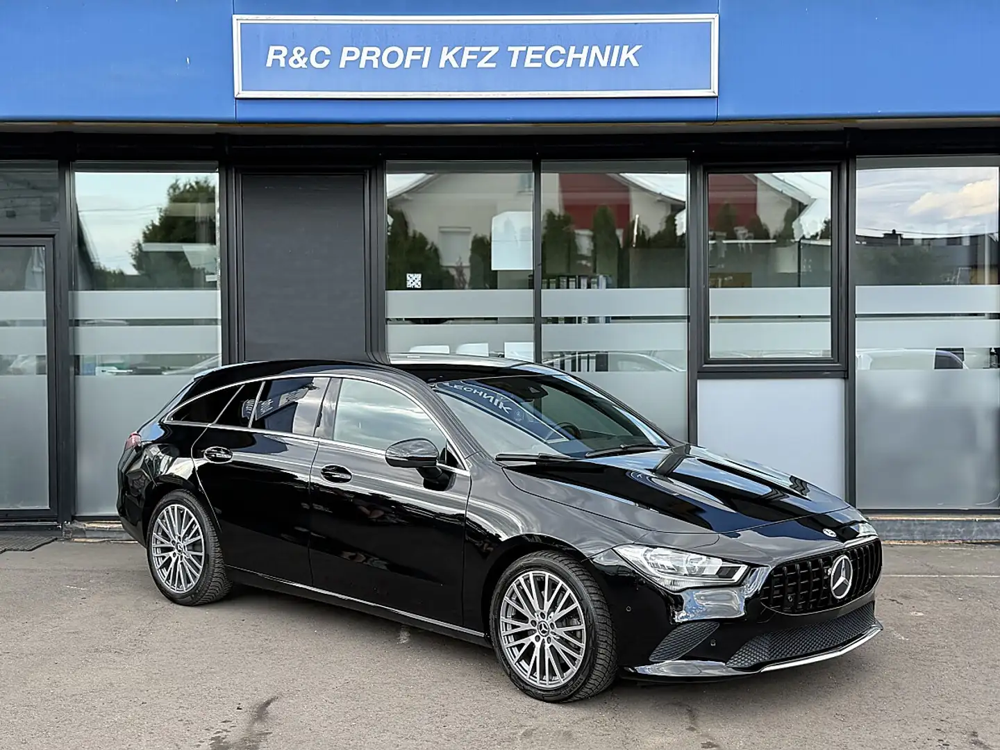 Mercedes-Benz CLA 220 SB Progressive (EURO 6d-TEMP)/ACC/TWA Schwarz - 1