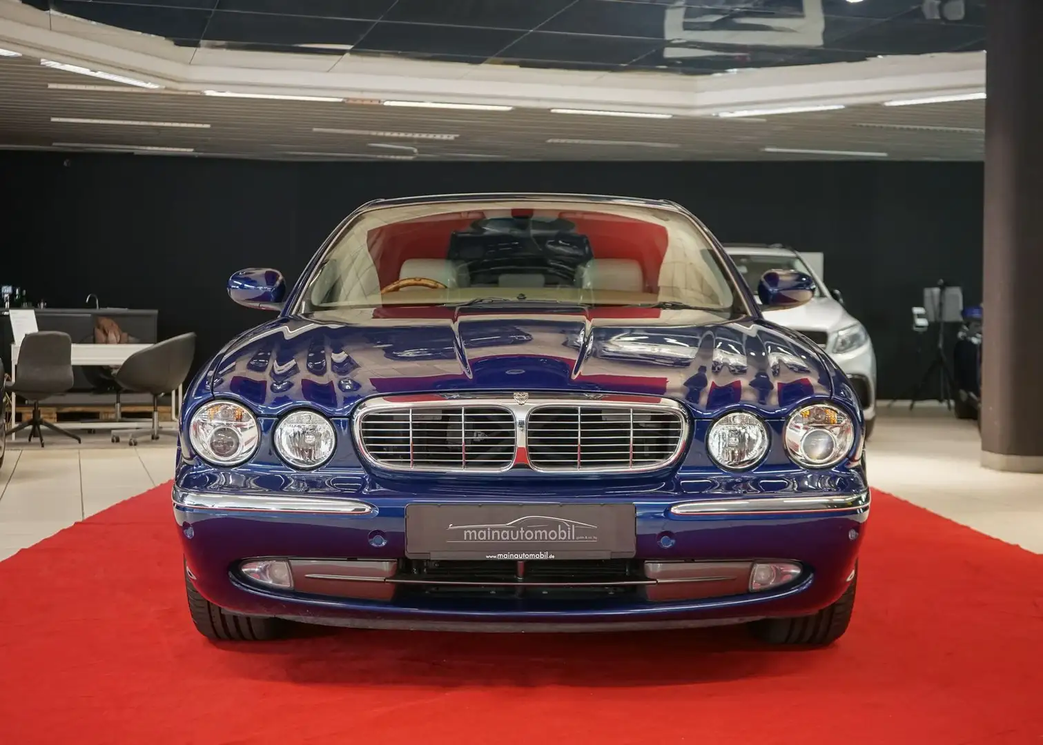 Jaguar XJ8 4.2 V8 TOP ZUSTAND PDC FOND-ENTERTAINMENT Bleu - 1
