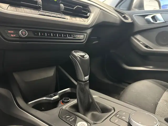 BMW 1 Series view 13
