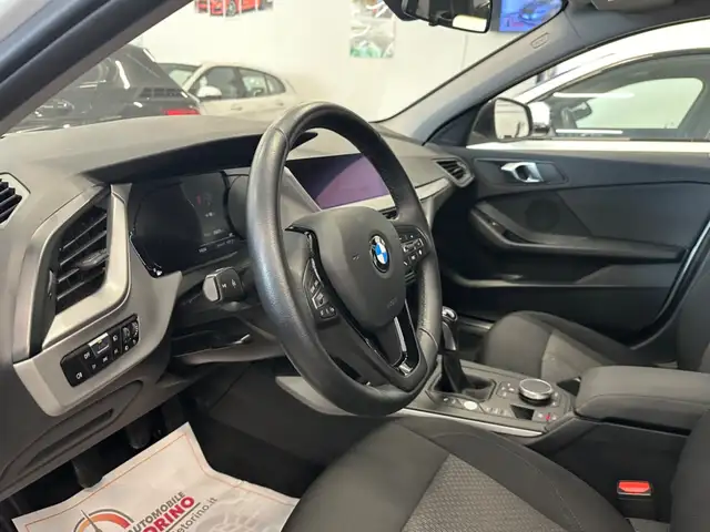 BMW 1 Series view 11