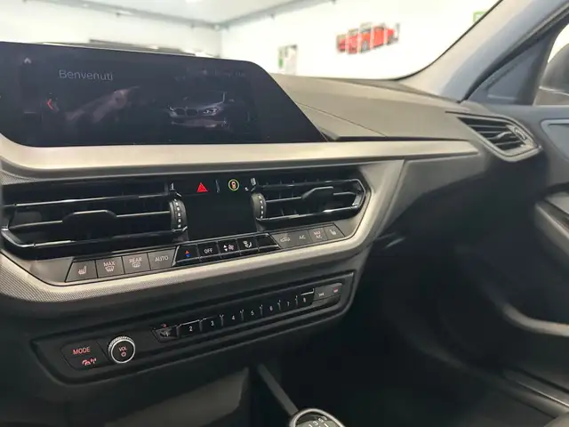BMW 1 Series view 12