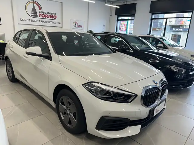 BMW 1 Series view 3