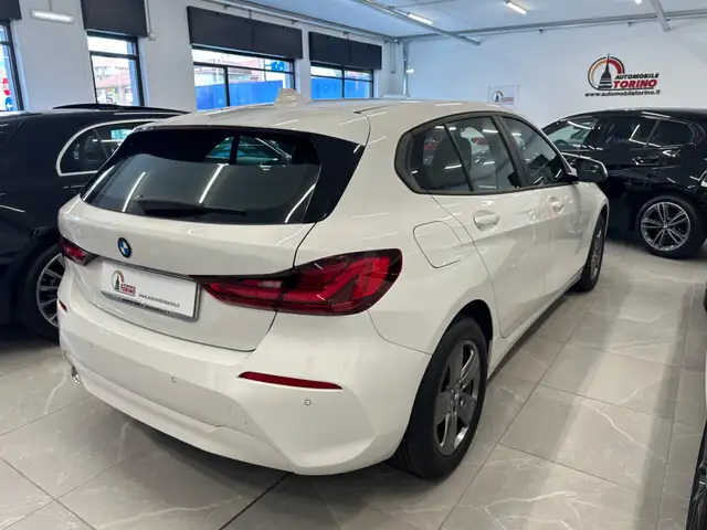 BMW 1 Series view 4