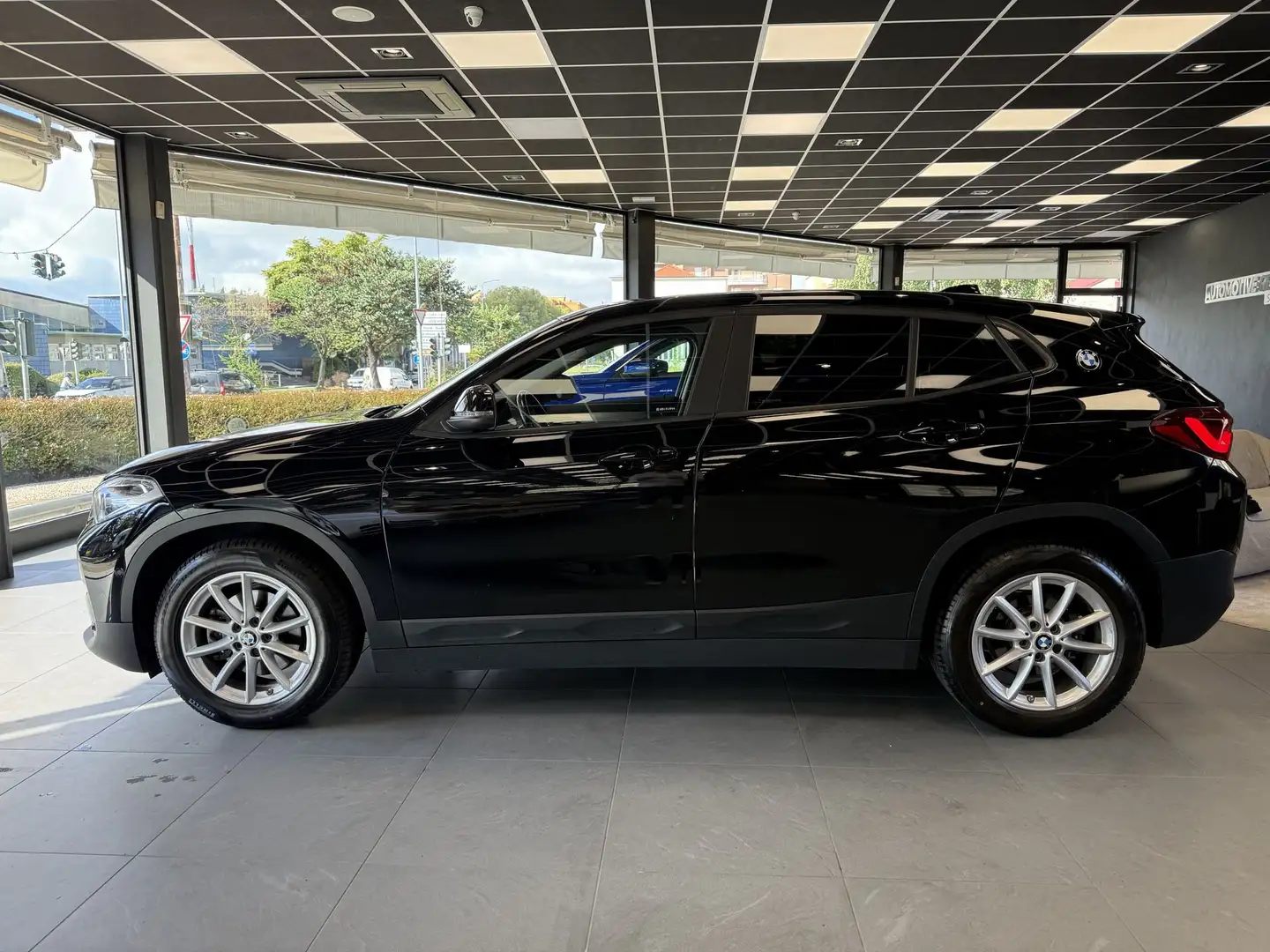 BMW X2 X2 sDrive18i Advantage Schwarz - 2