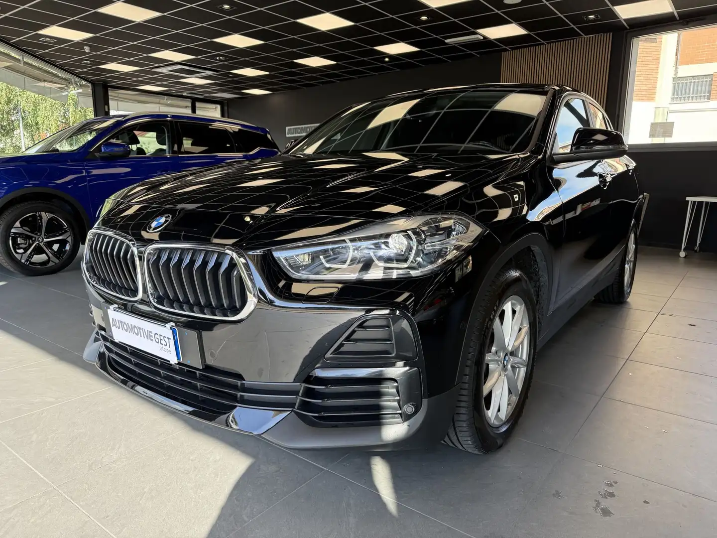 BMW X2 X2 sDrive18i Advantage Schwarz - 1