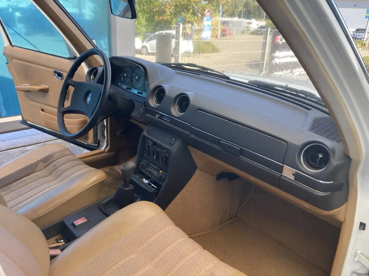Mercedes-Benz E 200 w 123, foto 9