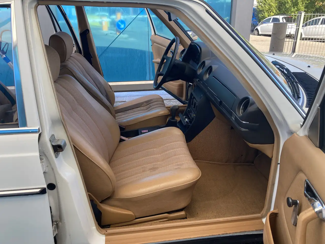 Mercedes-Benz E 200 w 123, foto 12
