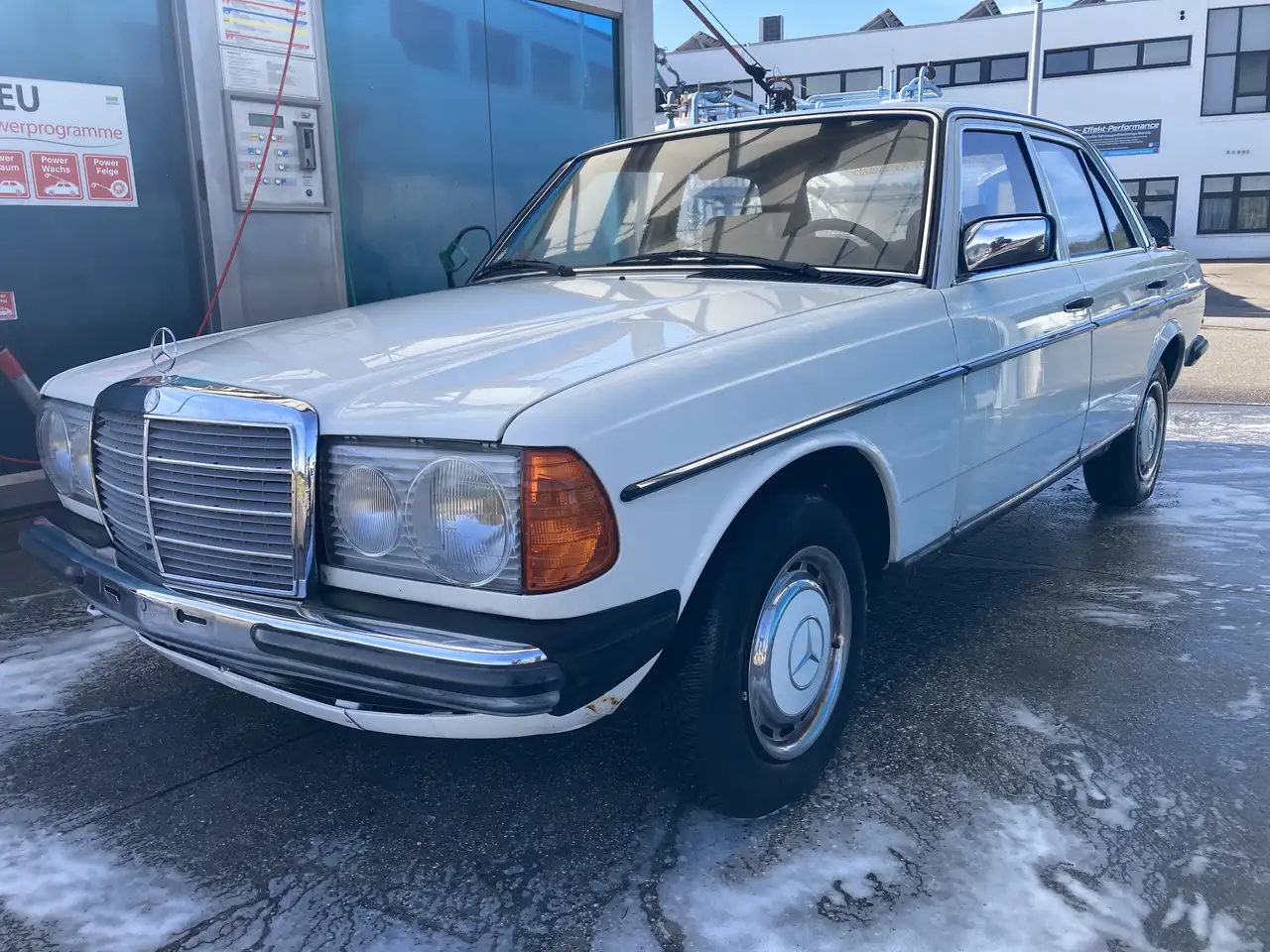 Mercedes-Benz E 200 w 123, foto 1