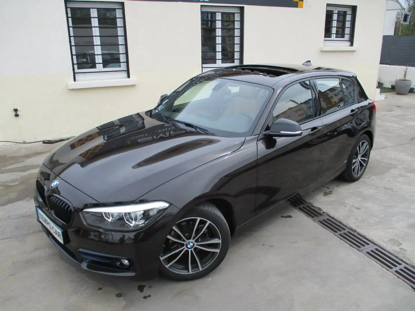 BMW 118 SERIE 118i 136 ch BVA8 Sport Pack Sport Shadow - 2