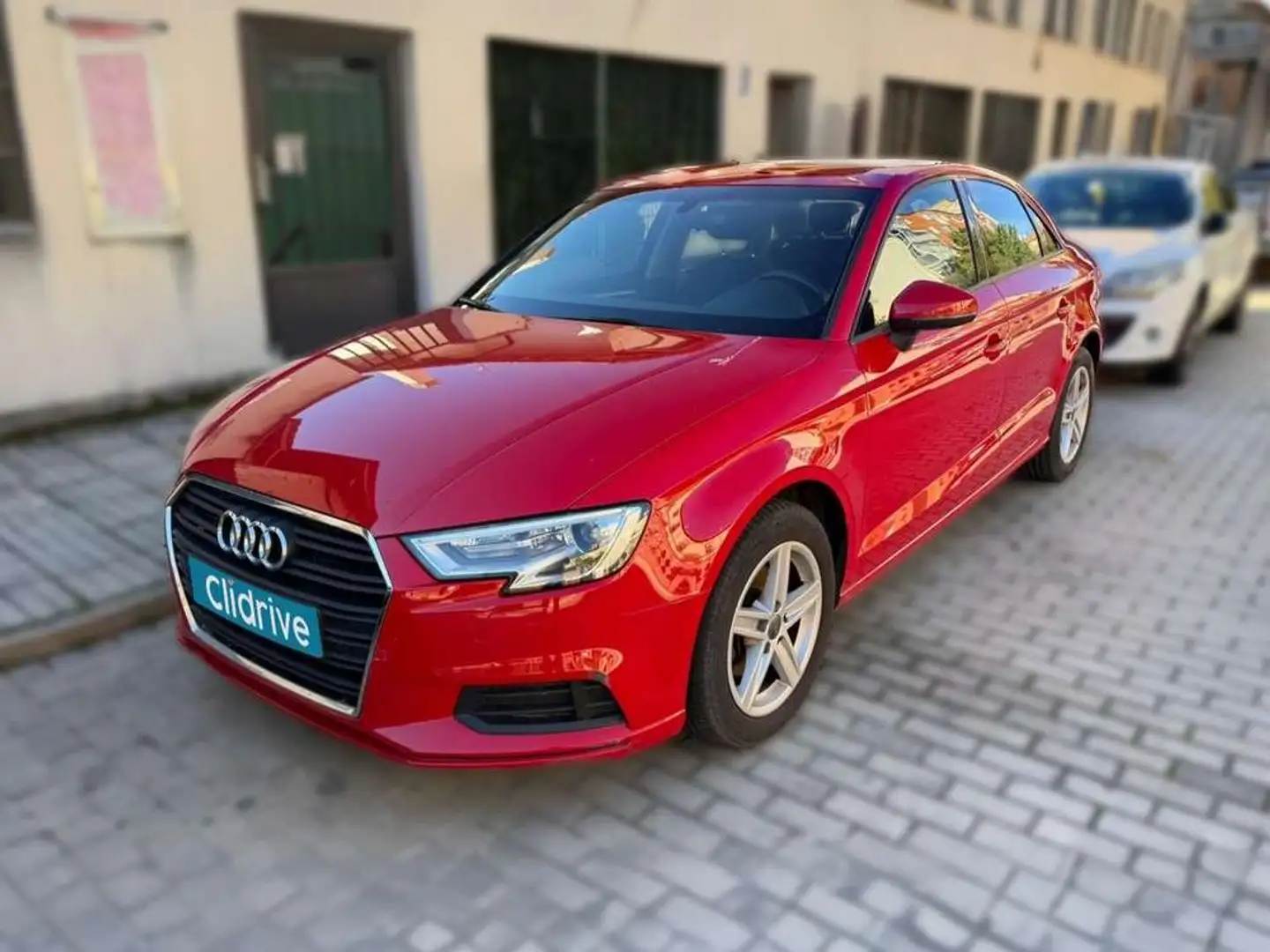 Audi A3 Sedán 30TDI Rojo - 2