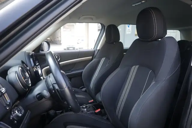 Mini Countryman view 17