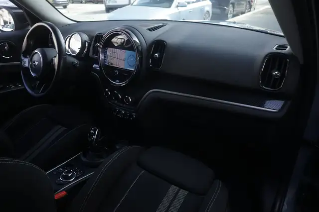 Mini Countryman view 9