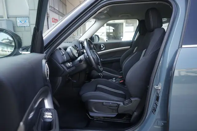 Mini Countryman view 18