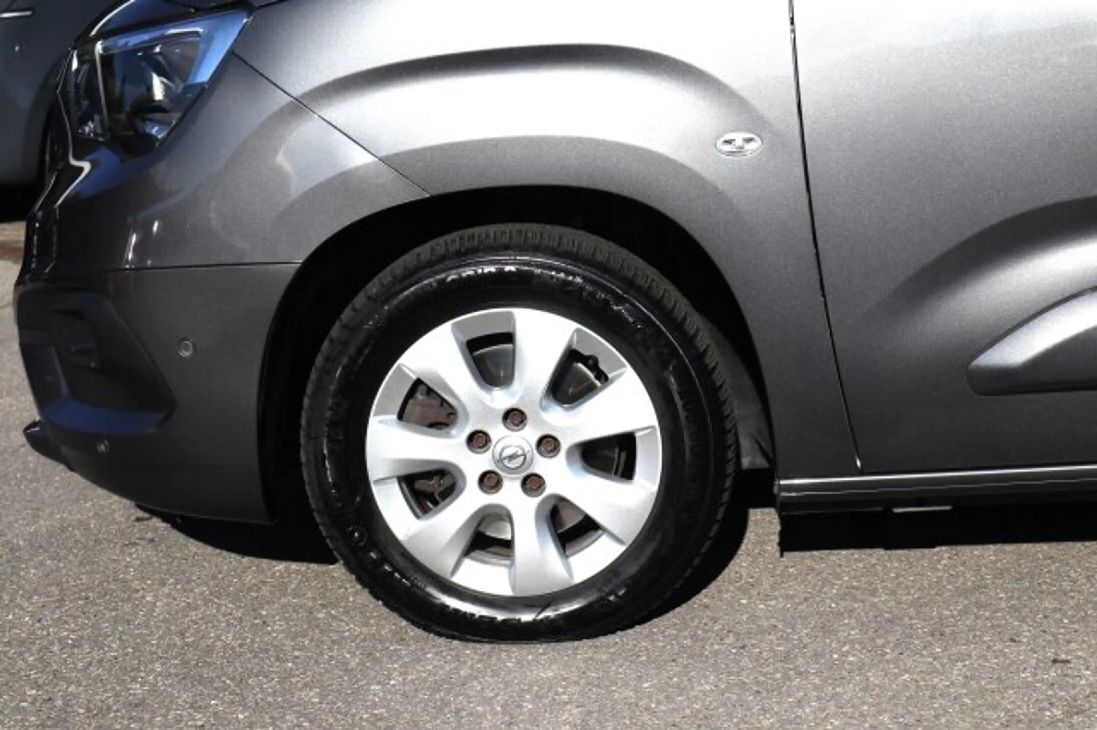Opel Combo Life 1.2 Turbo Edition Navi/Klima Sitzhzg./MF-Lenkrad/BC/eFH./NSW/Schadstoffarm nach Abgasnorm Euro 6d — photo 3