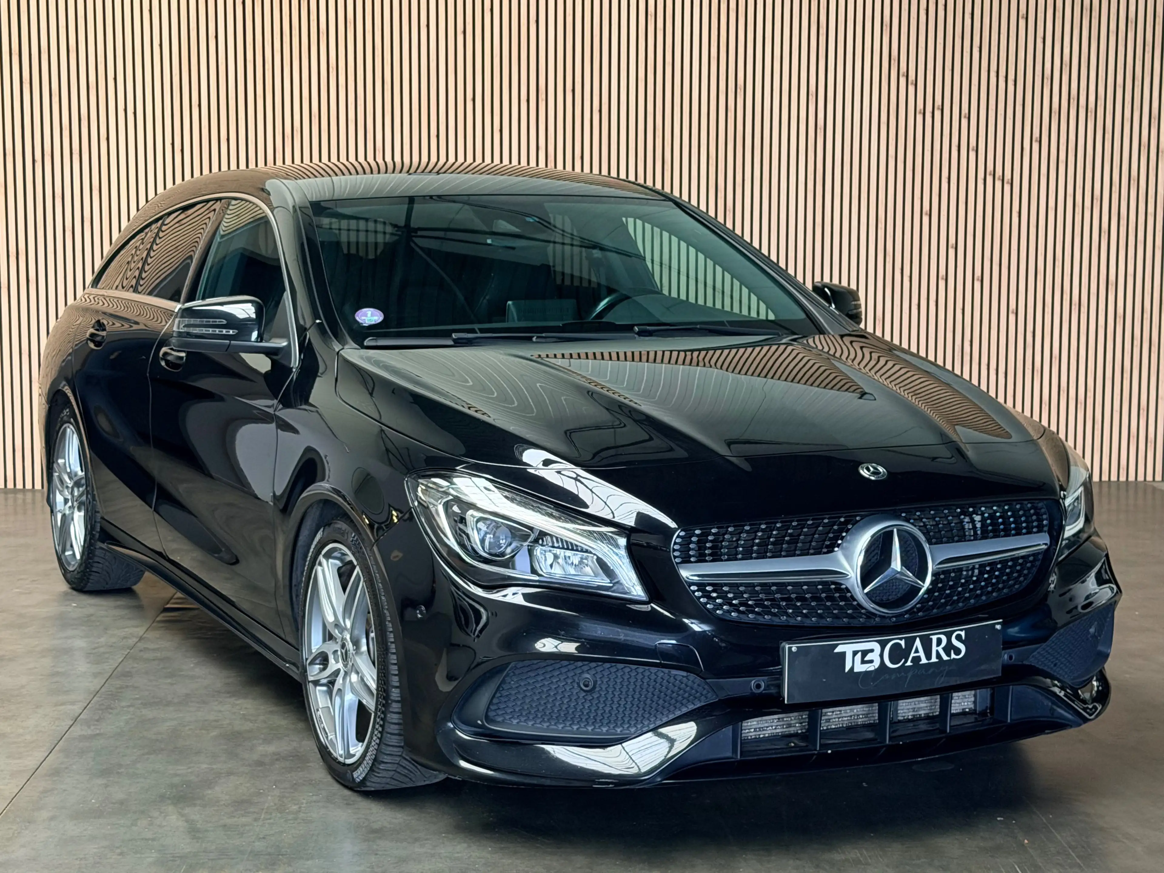 Mercedes-Benz CLA 180 /// FULL PACK AMG \\\ — photo 2