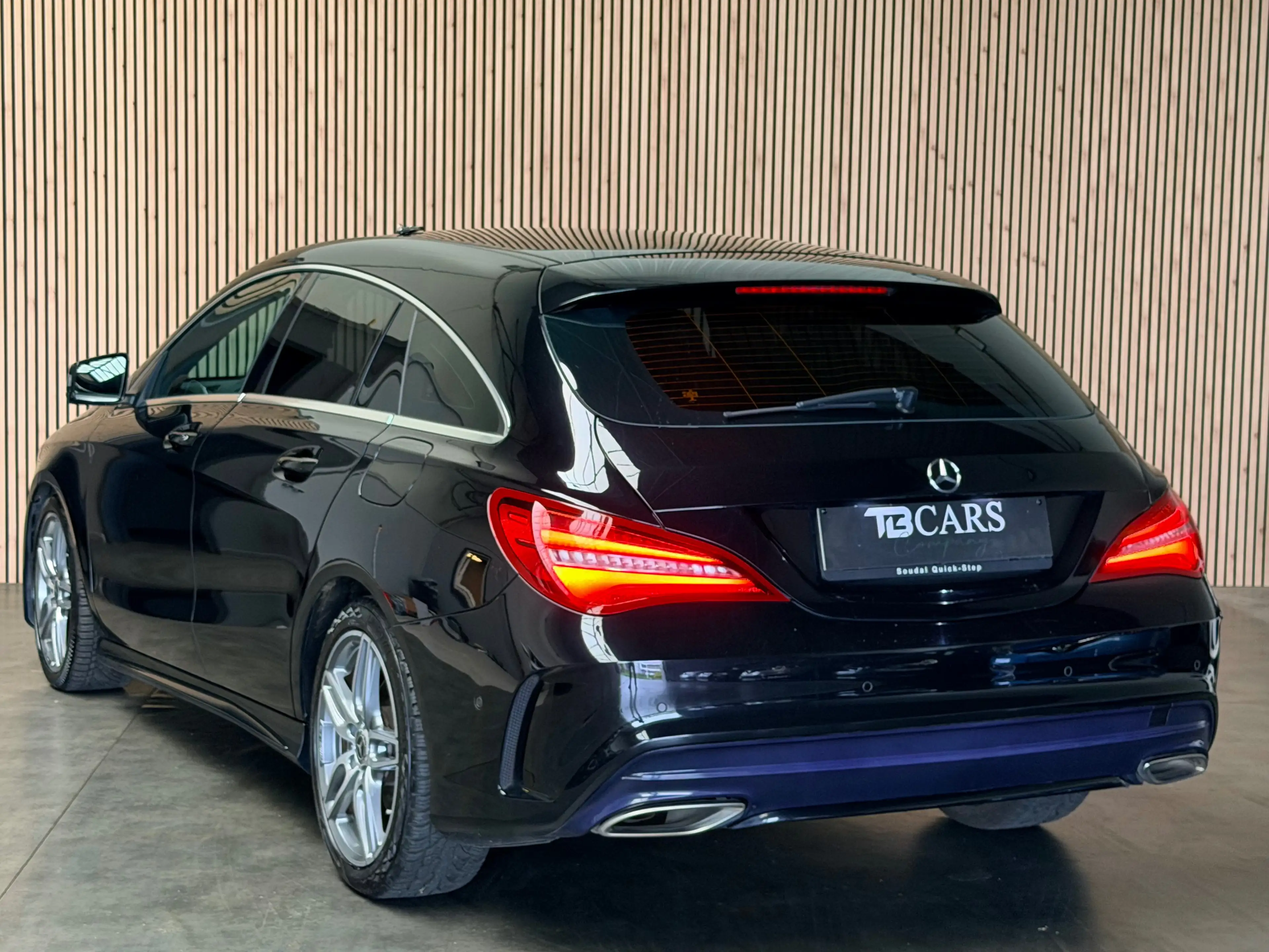 Mercedes-Benz CLA 180 /// FULL PACK AMG \\\ — photo 3