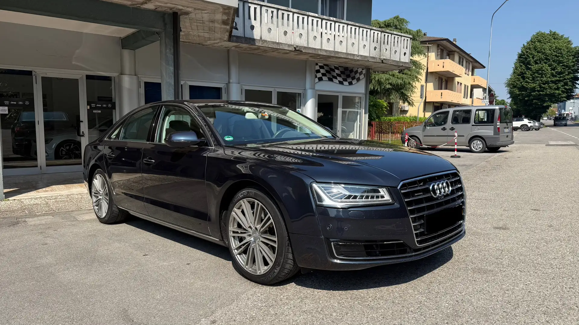 Audi A8 3.0 V6 tdi ultra quattro tiptronic BOSE FULL Azul - 2