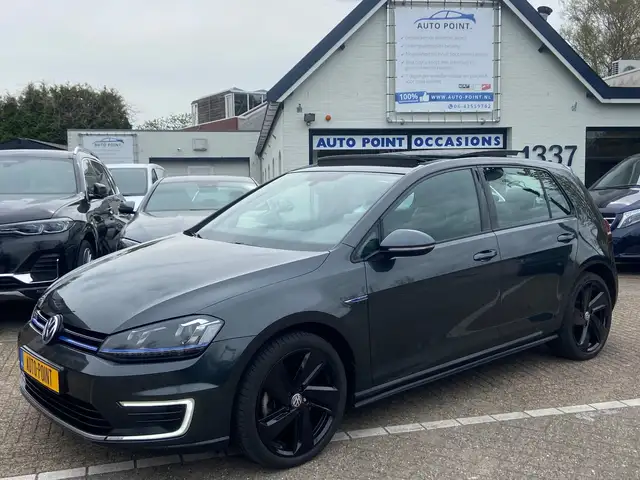 Volkswagen Golf GTE 1.4 TSI DSG/PANO/NAVI/LED/SPORTSEATS