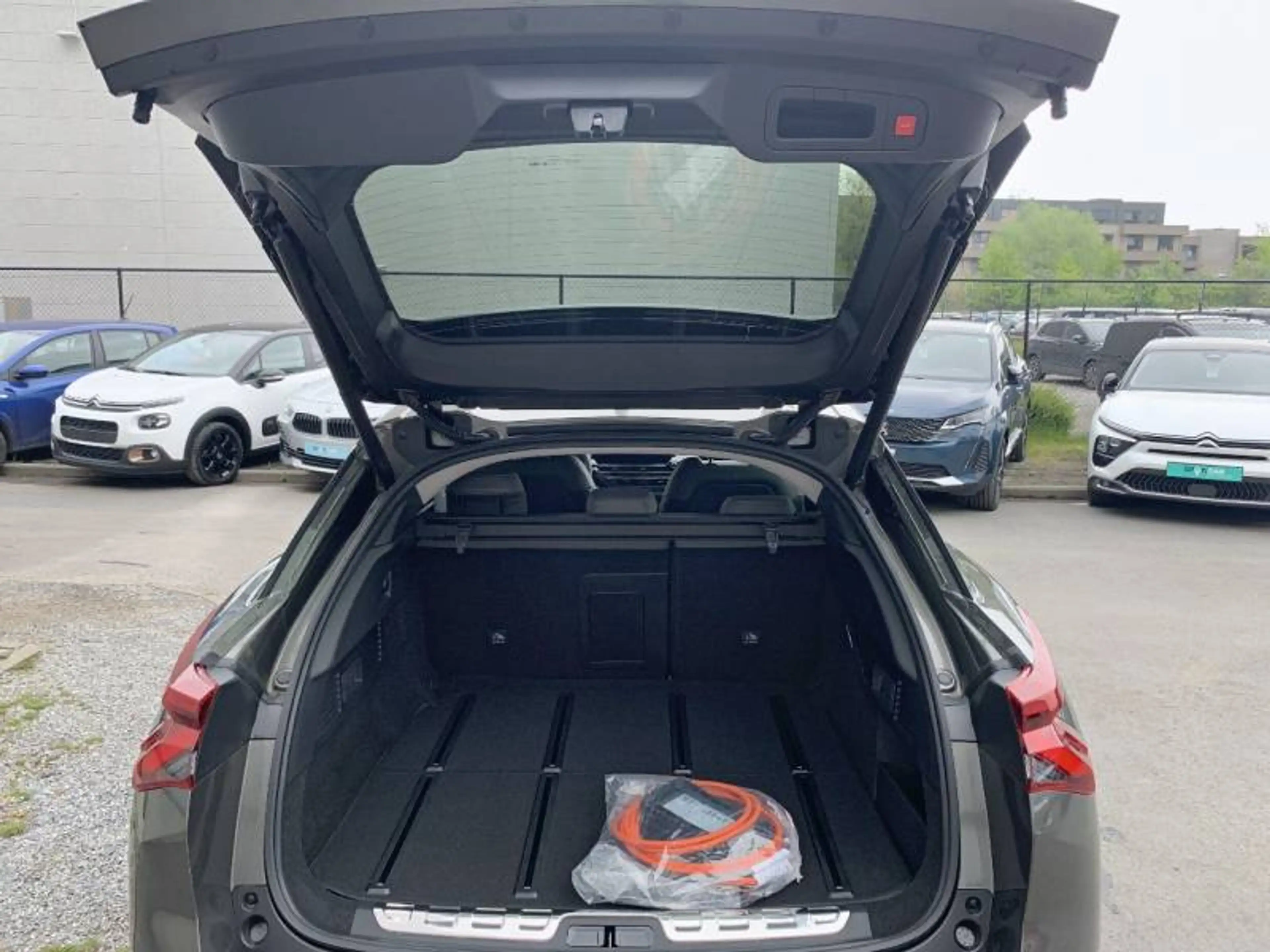 Citroen C5 X 1 Hybrid 225 e-EAT8 Shine Pack — photo 6
