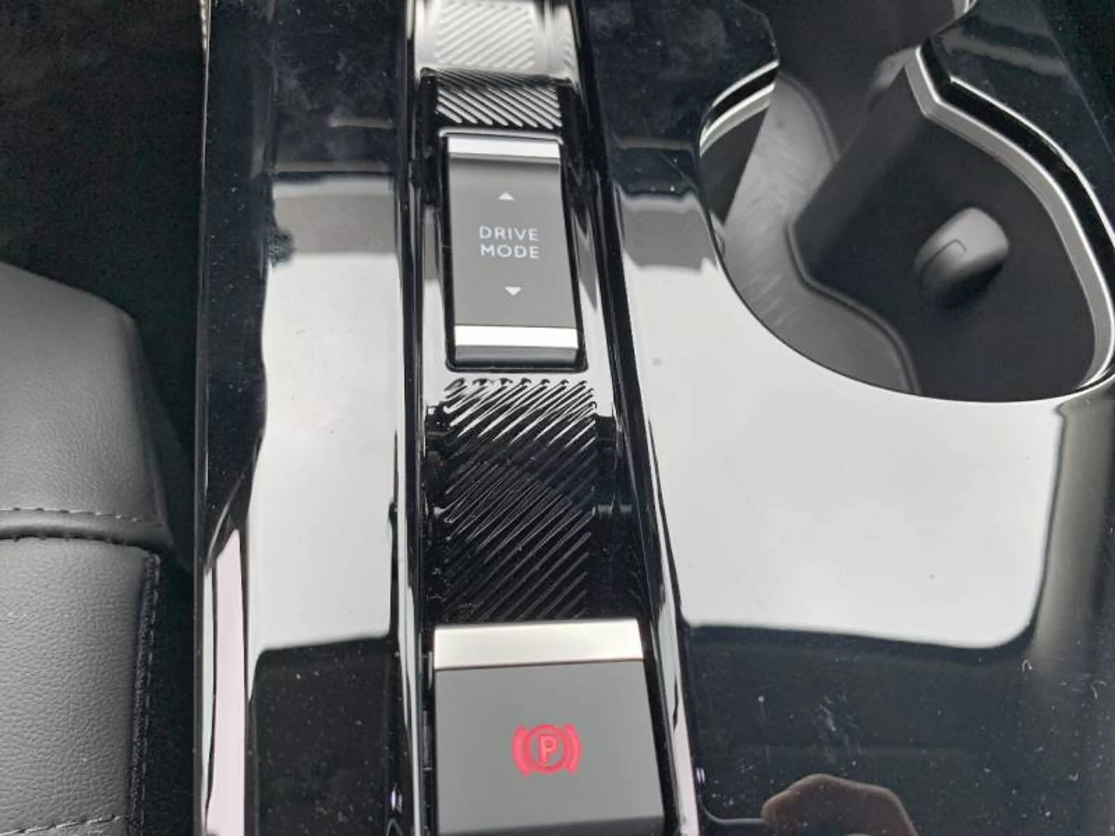 Citroen C5 X 1 Hybrid 225 e-EAT8 Shine Pack — photo 13