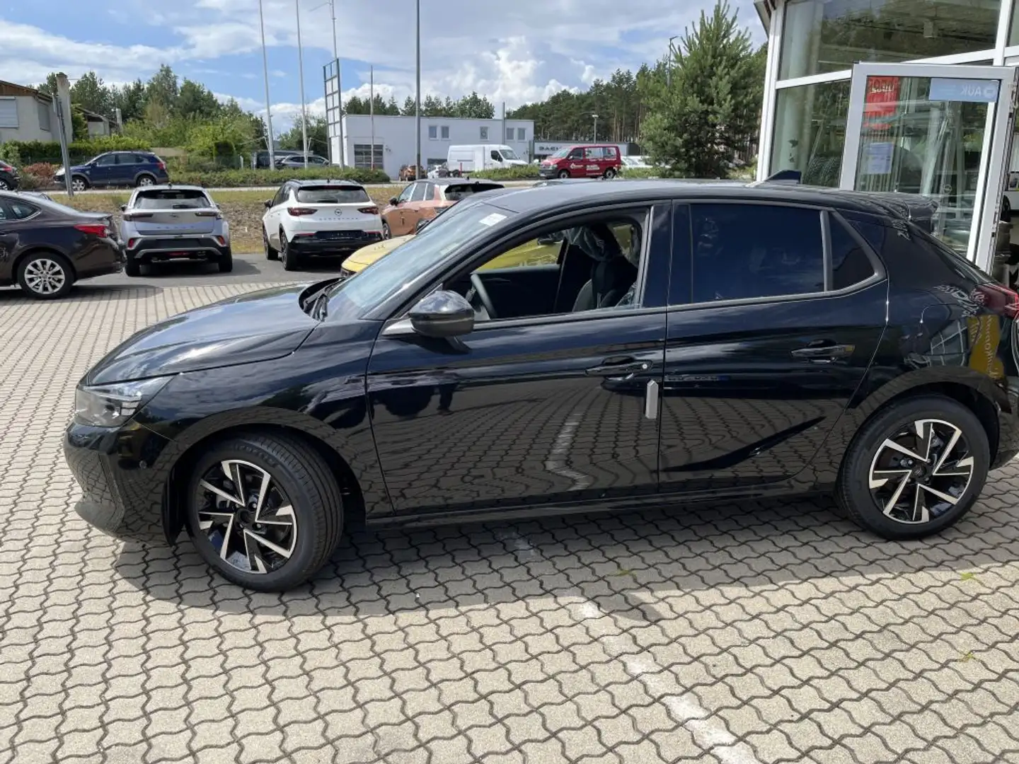 Opel Corsa 1.2 Direct Injection Turbo Automatik GS Schwarz - 2