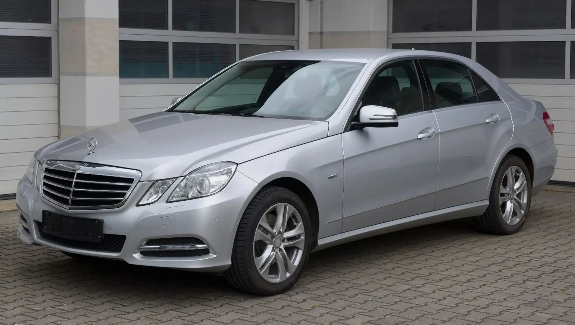Mercedes-Benz E 350 E350 CDI 4Matic/Airmatic/Harman-K./Sitzbelüftung Silver - 1